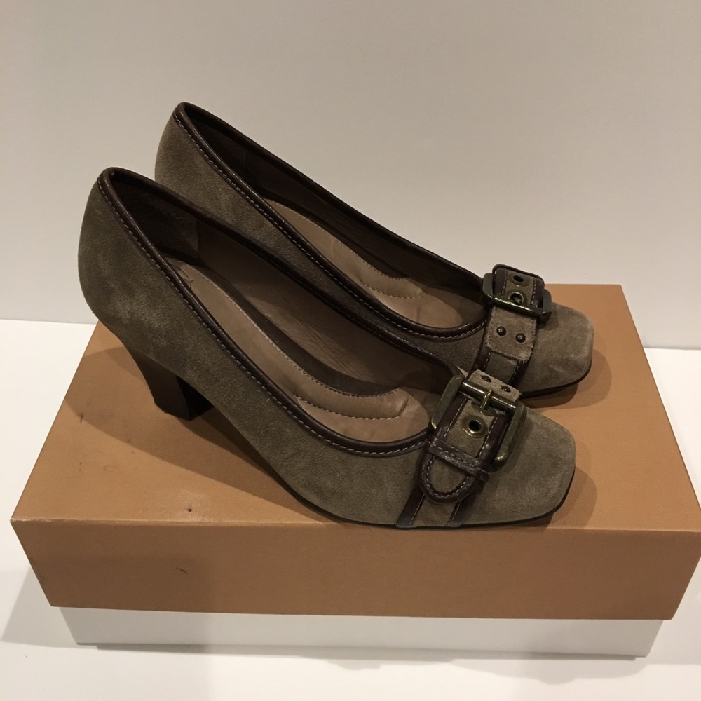 Like new Nurture suede leather chunky heel shoes.